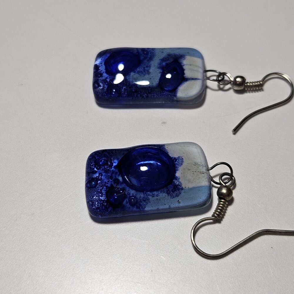 Rectangular Blue And White Rectangular Glass Dang… - image 8